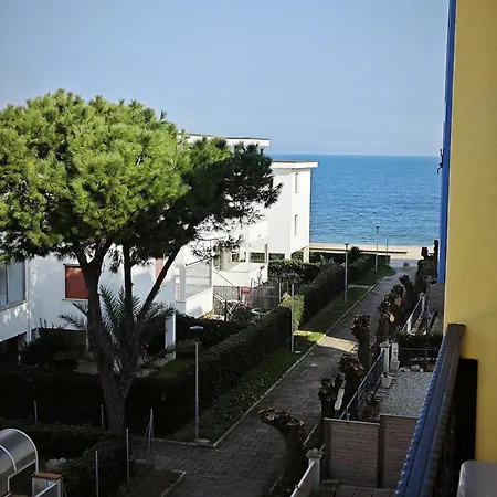 R17 - Portorecanati: Bilocale A Due Passi Dal Mare Порто-Реканати